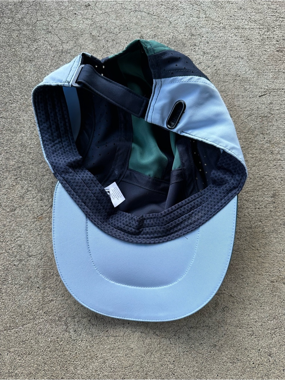 Fabletics The Active Hat - Picture 3 of 7